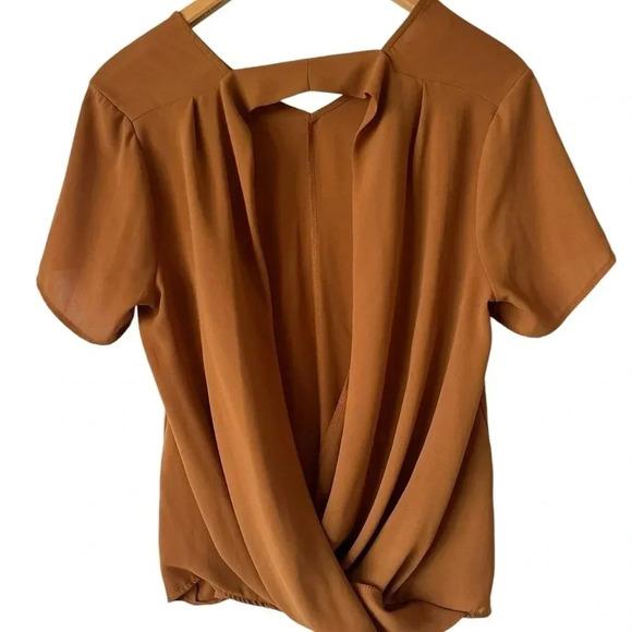 Lush Short Sleeve Open Twisted Back Top - Picture 5 of 10